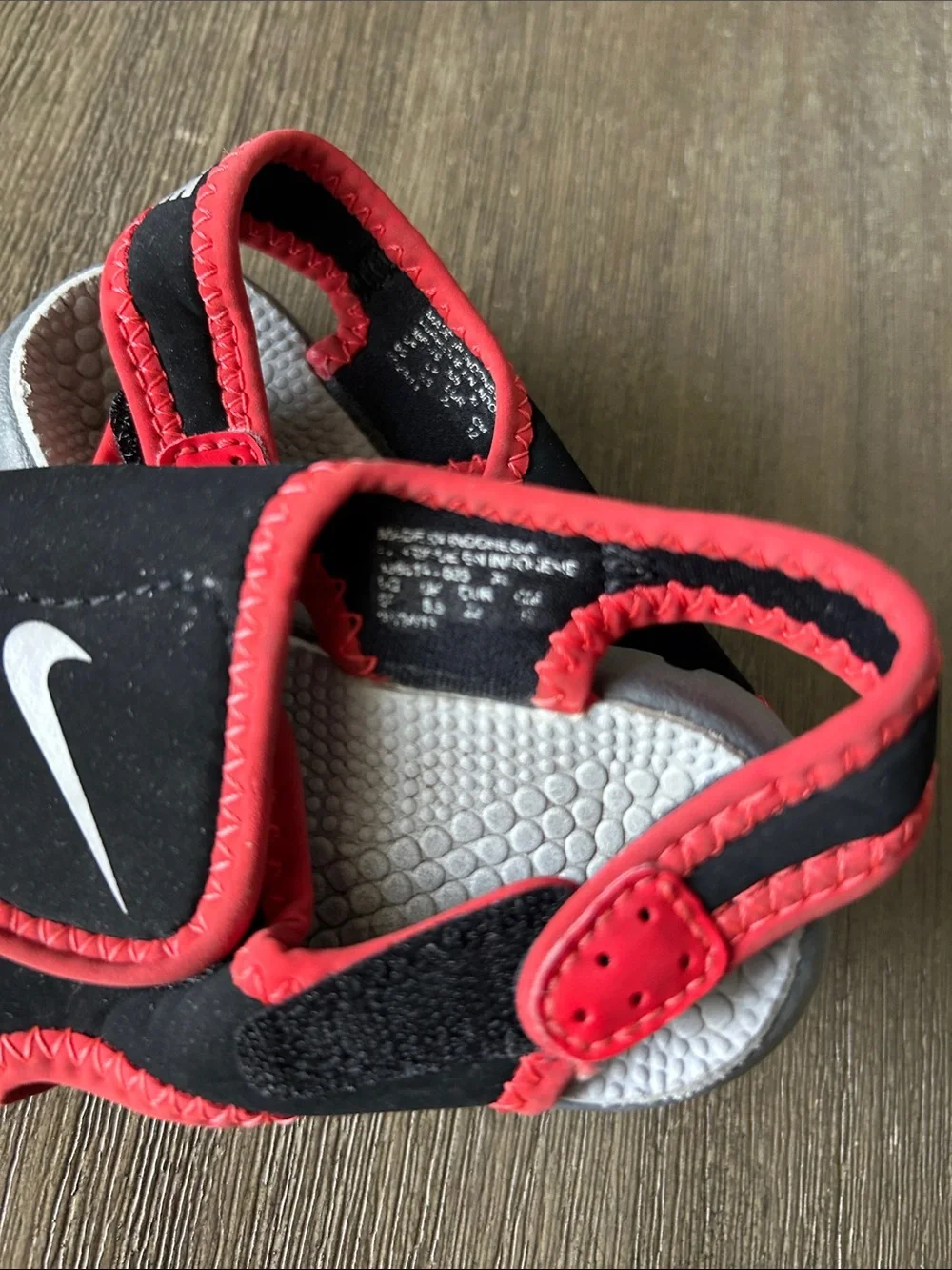Nike Kids Black and Red Logo Hook-and-Loop Sandals, Sz. 5.